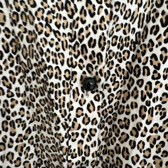 Talbots button-down no iron shirt. Size 16W - Picture 4 of 7